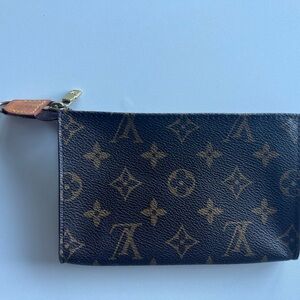LV Small Bucket Pochette
